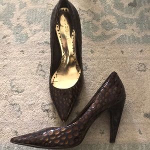 BCBG girls brown croc pumps